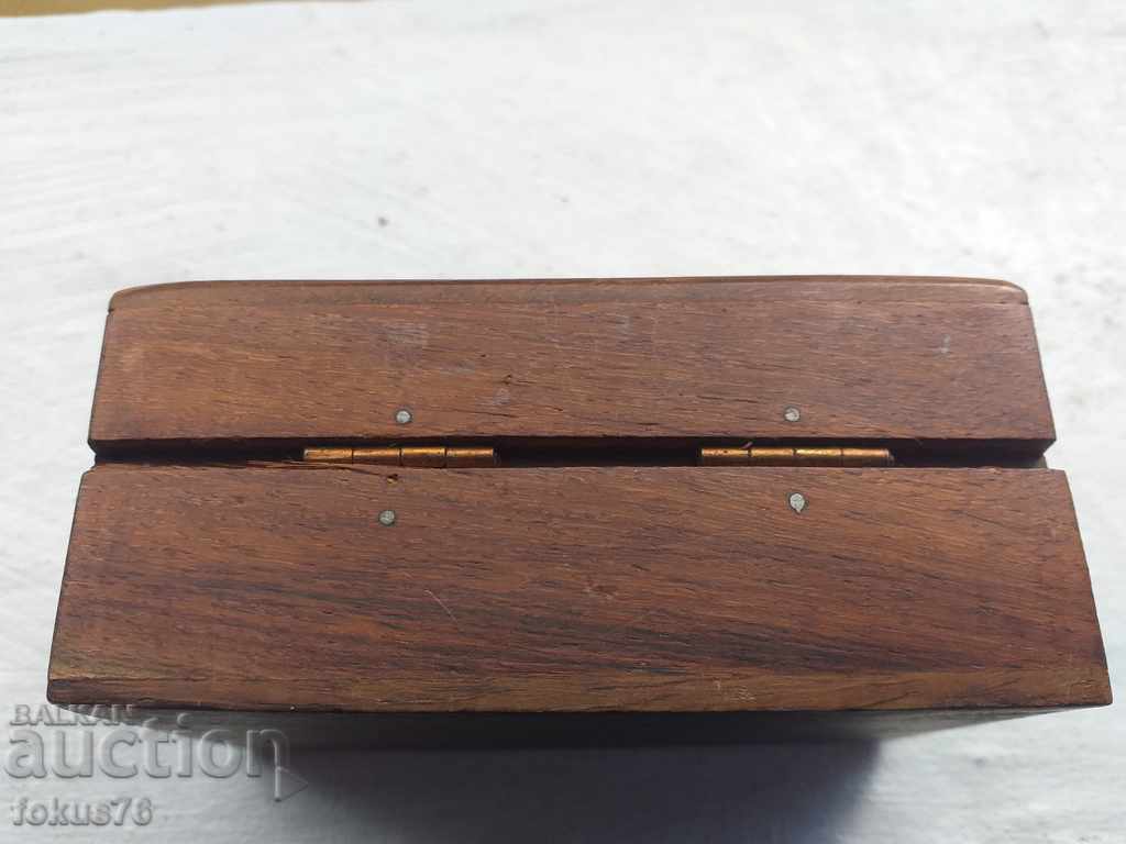 Auction WOODEN BOX FOR BEADS WITH BRASS Auction WOODEN BOX FOR BEADS WITH BRASS