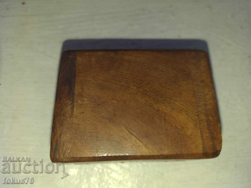 Auction WOODEN WATCH BOX Auction WOODEN WATCH BOX
