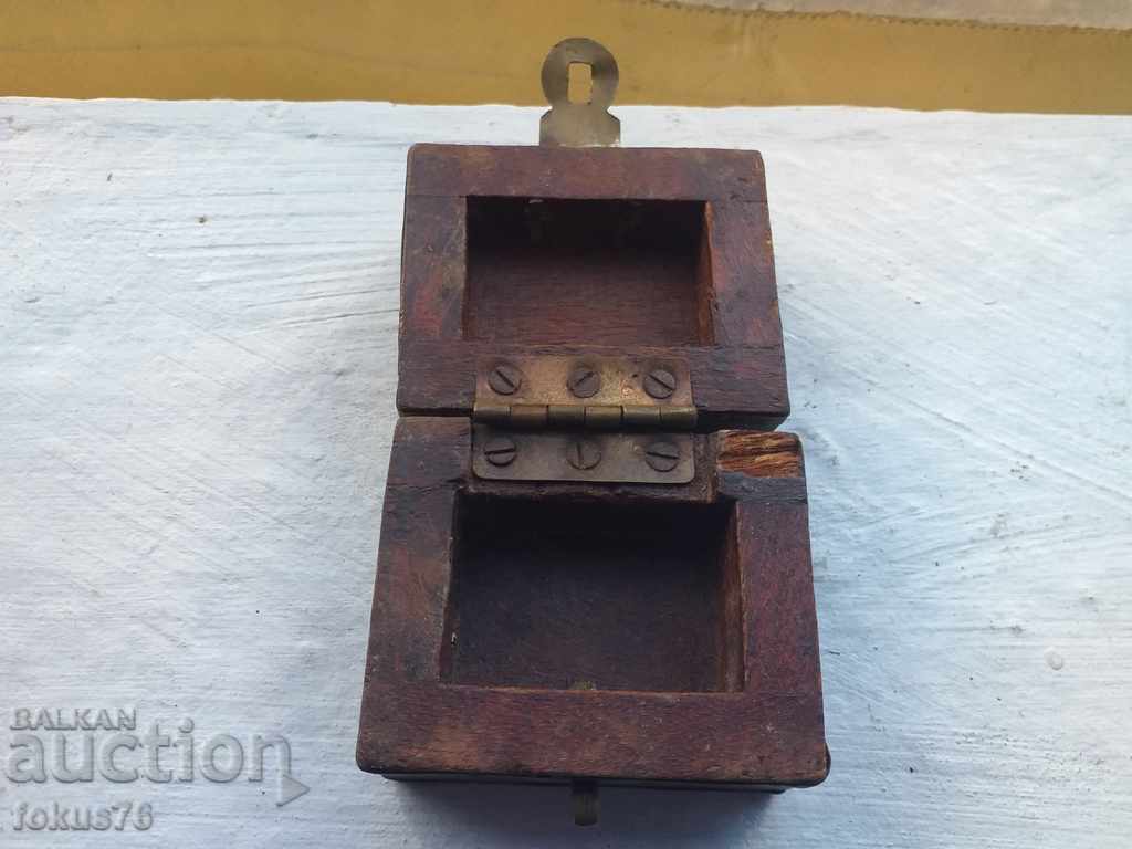 SMALL BOX FOR AN EXPENSIVE GIFT with price 18.00 BGN | € 9.20