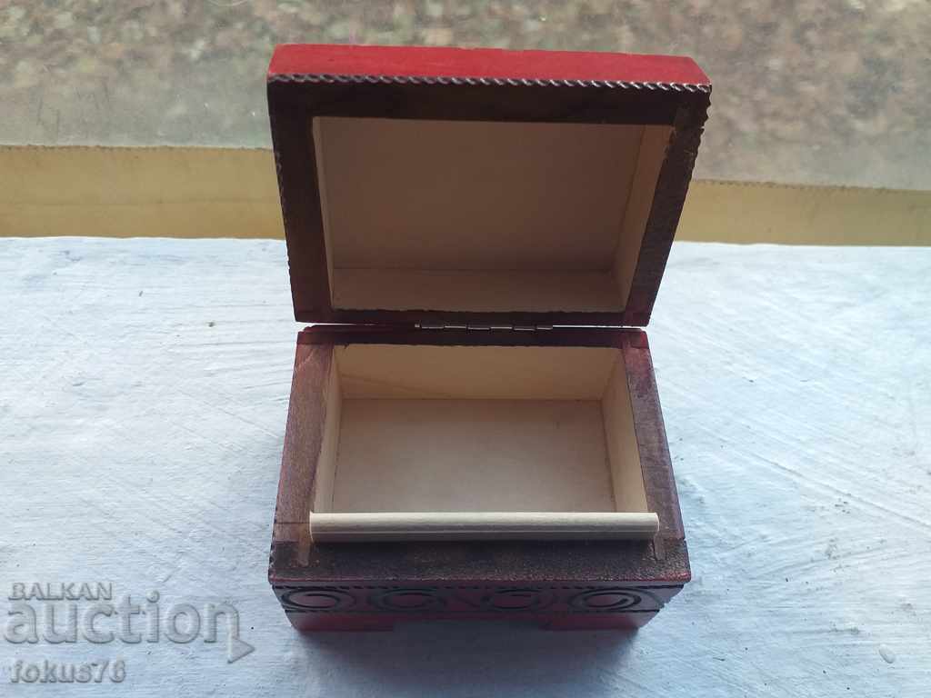 SMALL BOX FOR EXPENSIVE GIFT BEAUTY - 5