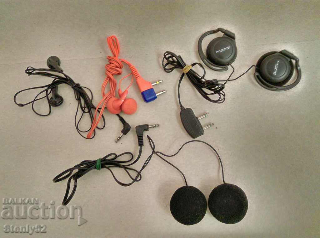 Auction Headphones 4 pcs. Auction Headphones 4 pcs.