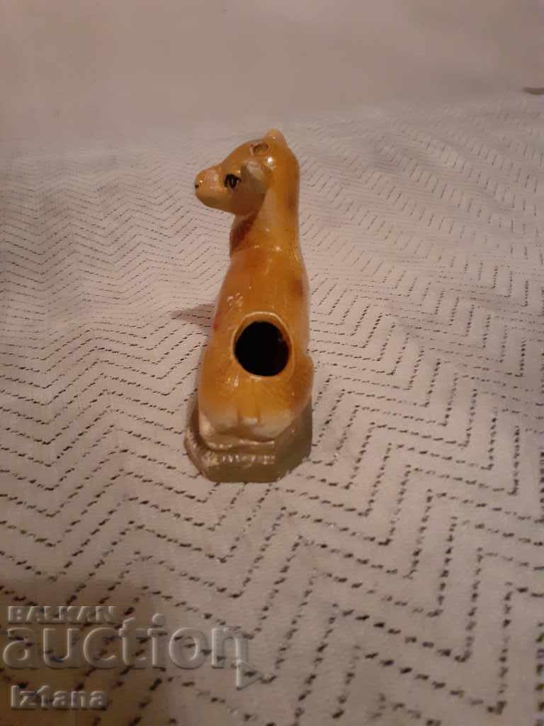 Figurină veche din porțelan, căprioară cu preț 18.00 BGN | € 9.20