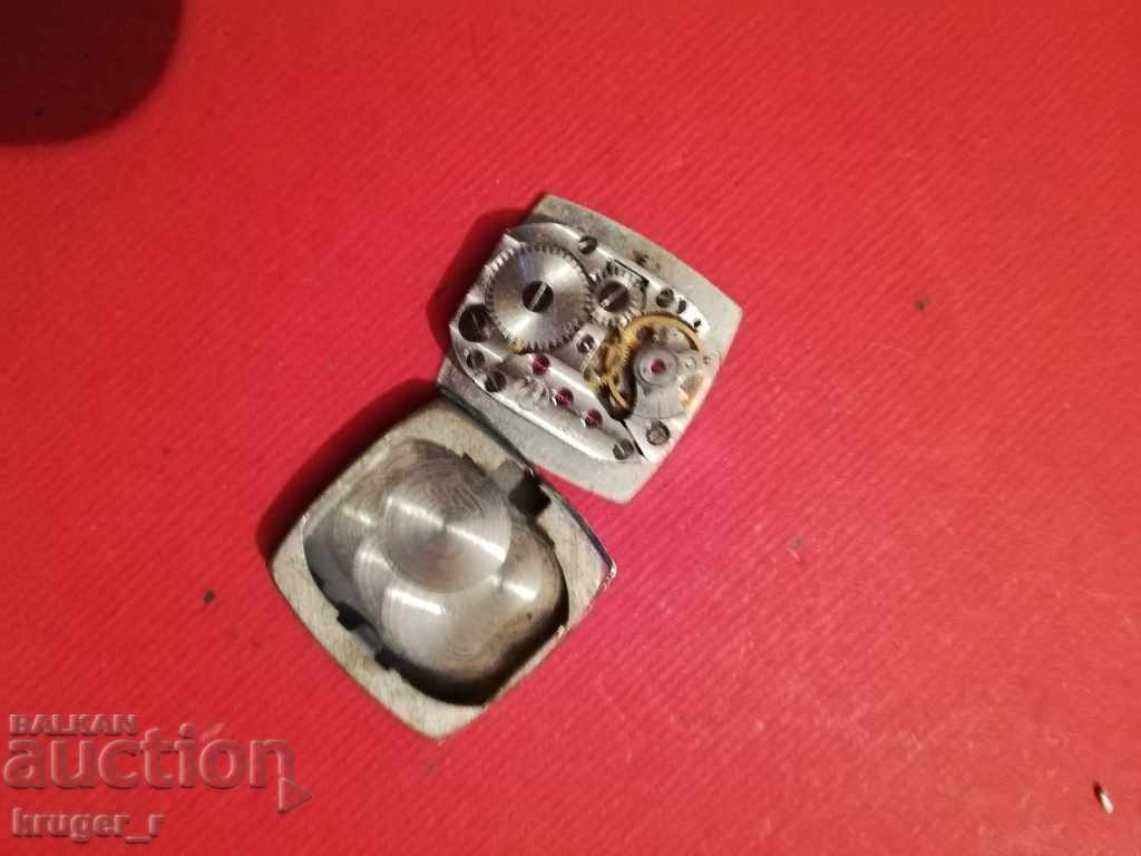 Licitație Aparatul de ceas pentru doamnă LUCH Licitație Aparatul de ceas pentru doamnă LUCH