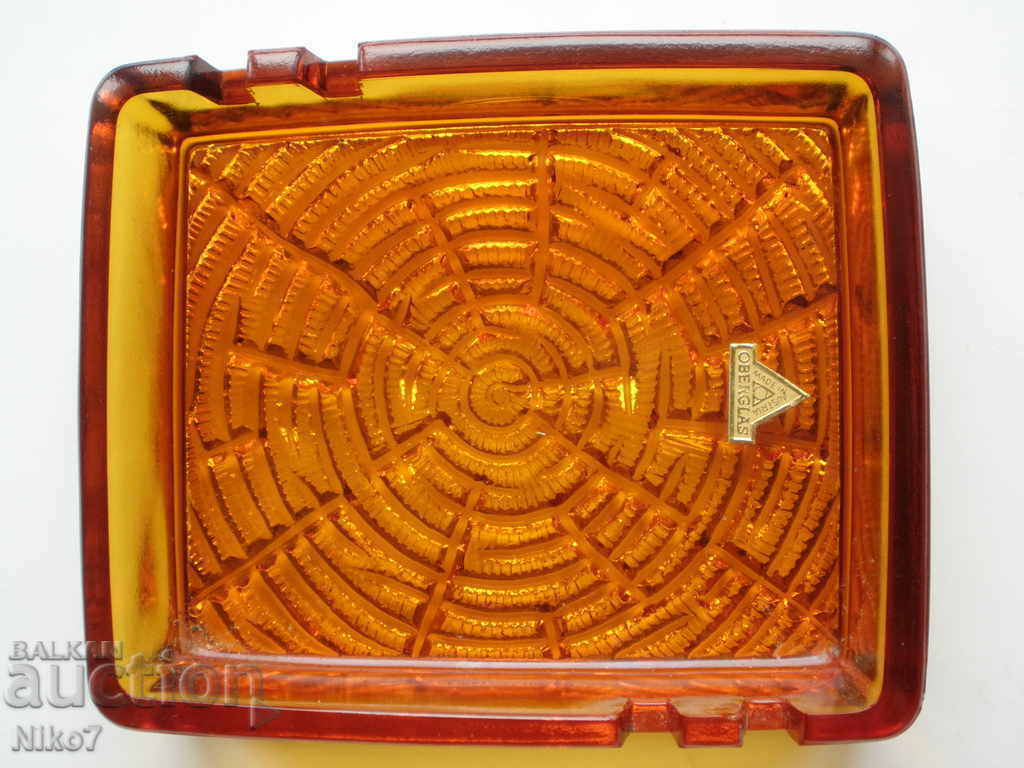 Set of beautiful glass ashtrays "OBERGLAS" -Austria. with price 25.99 BGN | € 13.29 Set of beautiful glass ashtrays "OBERGLAS" -Austria. with price 25.99 BGN | € 13.29