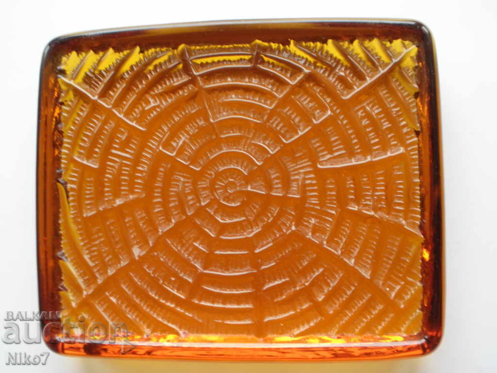 Auction Set of beautiful glass ashtrays "OBERGLAS" -Austria. Auction Set of beautiful glass ashtrays "OBERGLAS" -Austria.