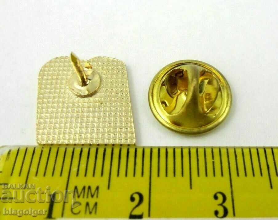 Auction  FOOTBALL FEDERATION OF ICELAND-EMAIL-BADGE-FOOTBALL