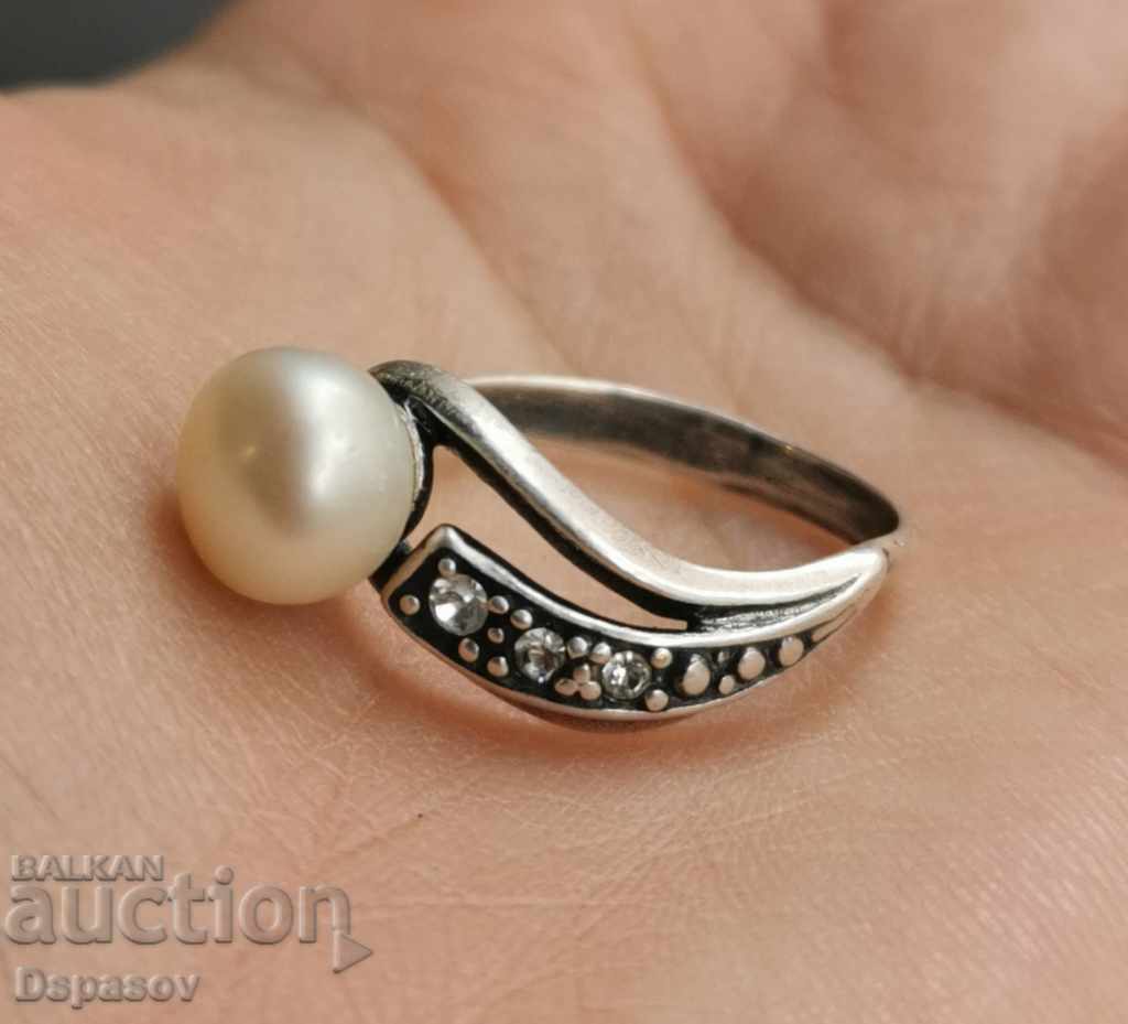 Inel de argint cu perle albe de înaltă calitate