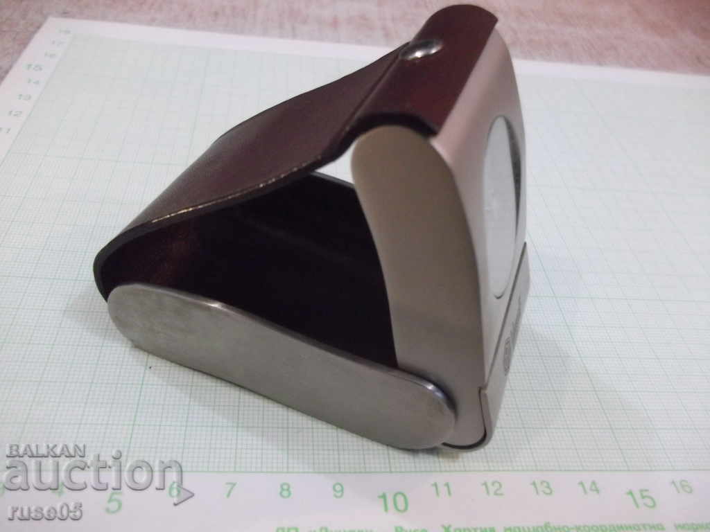 Πτυσσόμενο ξυπνητήρι χαλαζία με τιμή 5.00 BGN | € 2.56 Πτυσσόμενο ξυπνητήρι χαλαζία με τιμή 5.00 BGN | € 2.56