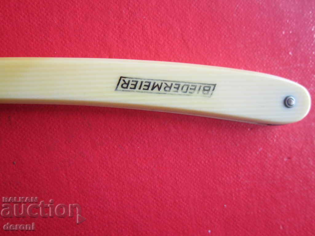 Delivery of Unique razor Biedemmeier Solingen engravings Delivery of Unique razor Biedemmeier Solingen engravings