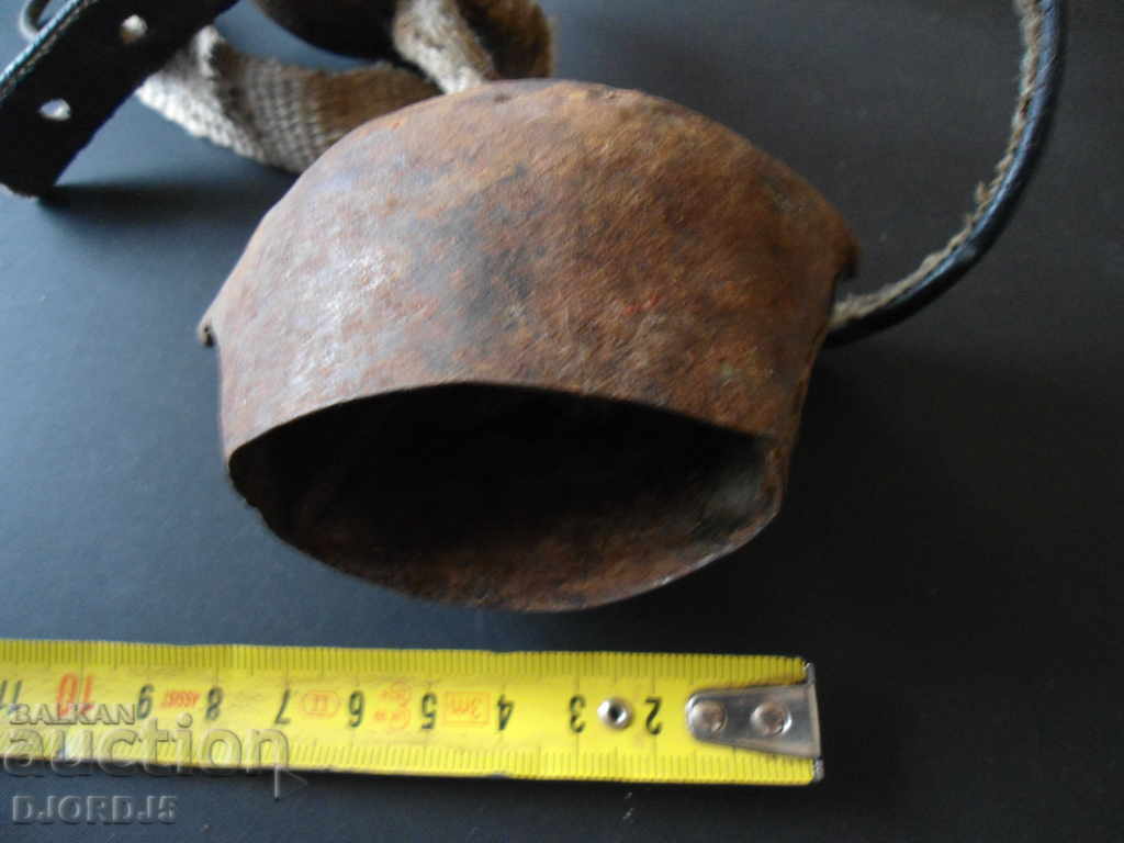 Delivery of Old jars, pins, bells Delivery of Old jars, pins, bells