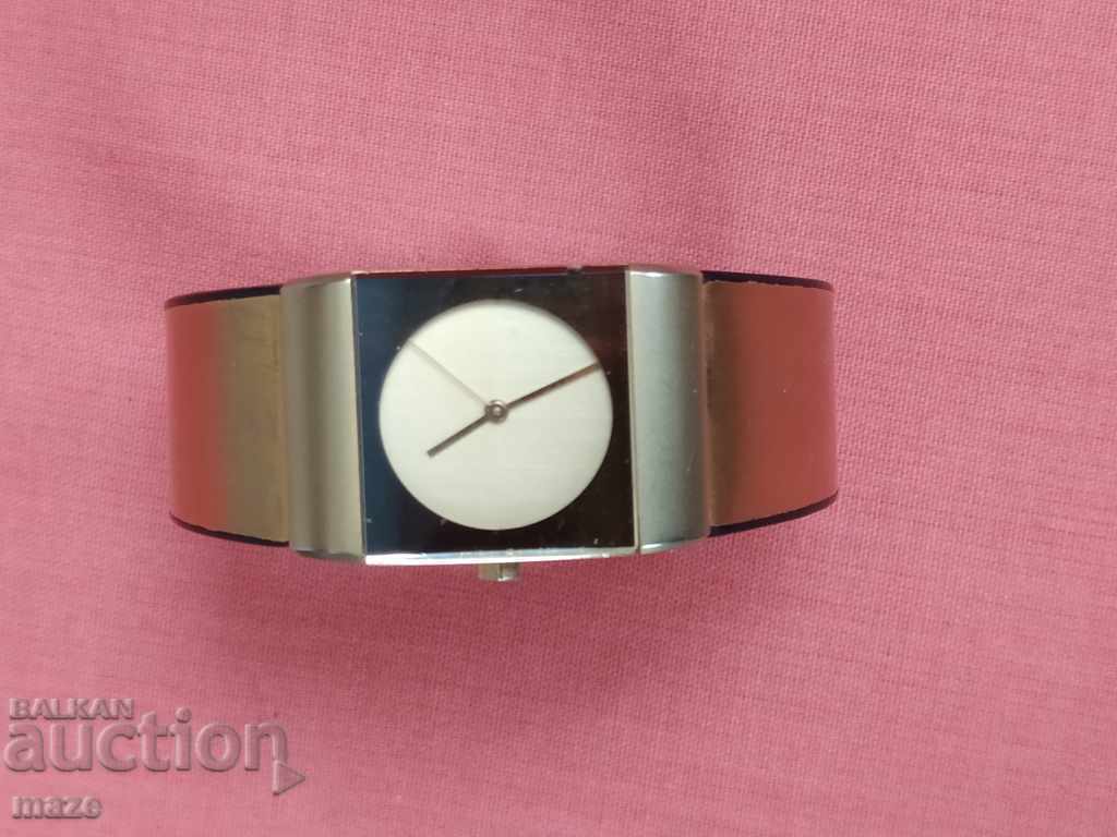 Παράδοση ΠΑΡΑΚΟΛΟΥΘΗΣΗ ΣΠΙΤΙ ΓΥΝΑΙΚΩΝ - ΚΟΥΡΤΖΑ Παράδοση ΠΑΡΑΚΟΛΟΥΘΗΣΗ ΣΠΙΤΙ ΓΥΝΑΙΚΩΝ - ΚΟΥΡΤΖΑ