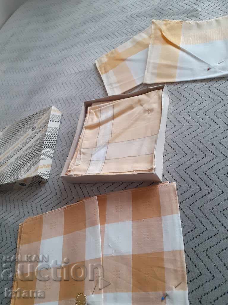 Old ladies' handkerchiefs Clover - 5 Old ladies' handkerchiefs Clover - 5