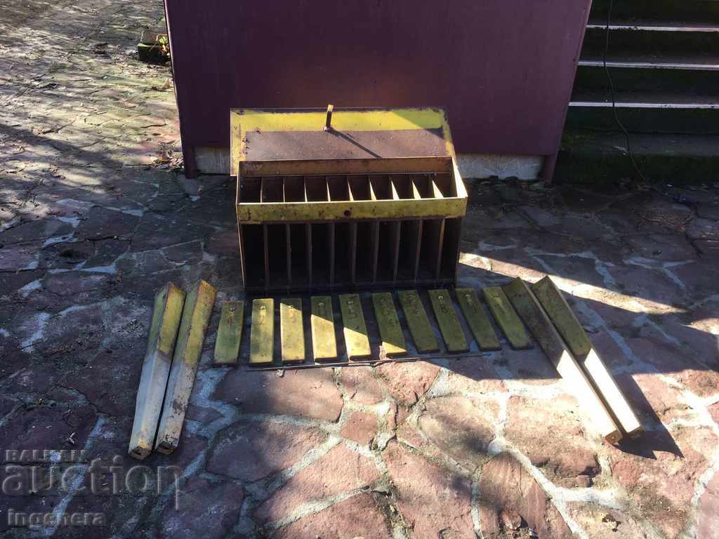 OLD RURAL GROUP MAILBOX TIN ANTIQUE - 5 OLD RURAL GROUP MAILBOX TIN ANTIQUE - 5