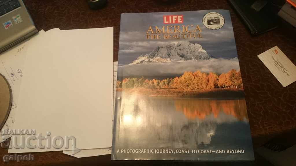 BOOK OF CONNOISSEURS - USA - BEAUTIFUL AMERICA