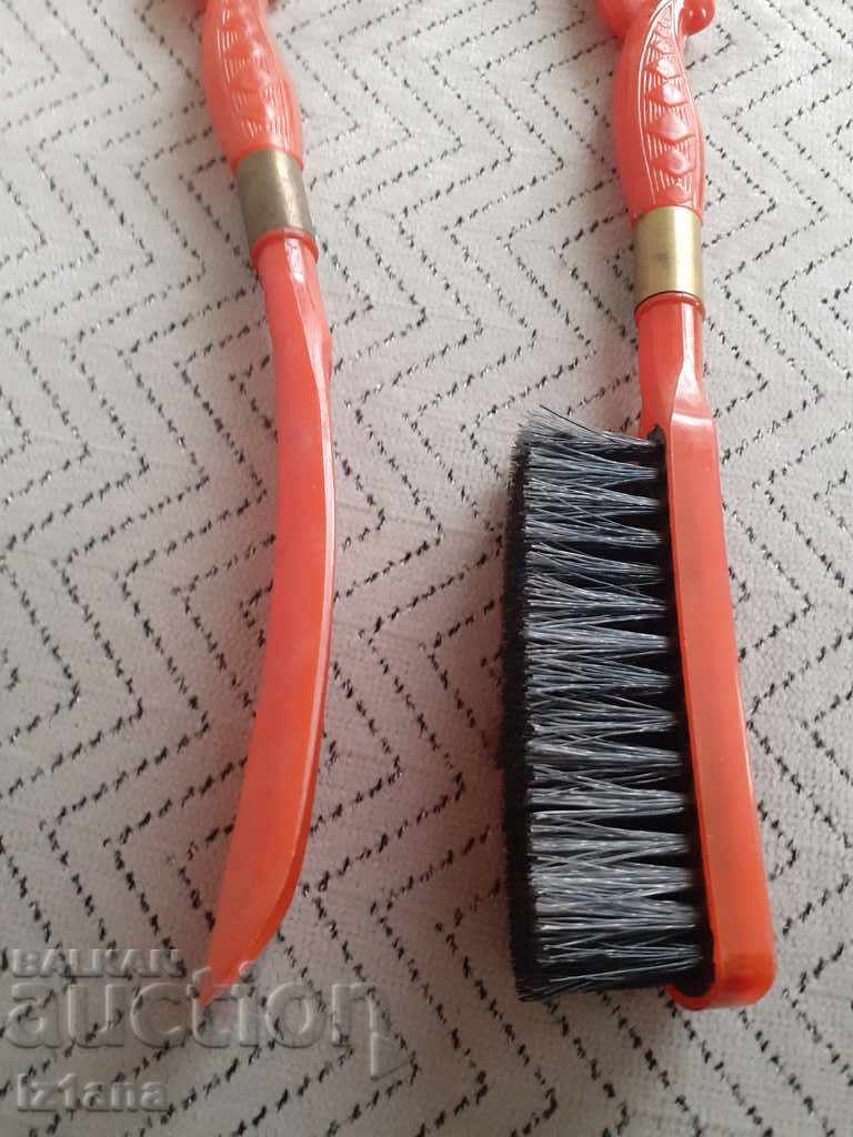 Delivery of Old shoe accessories, Shoehorn, Brush Delivery of Old shoe accessories, Shoehorn, Brush