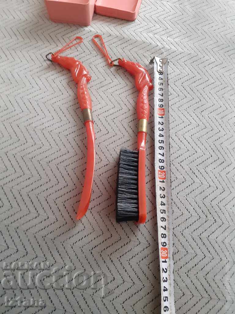 Old shoe accessories, Shoehorn, Brush - 6 Old shoe accessories, Shoehorn, Brush - 6