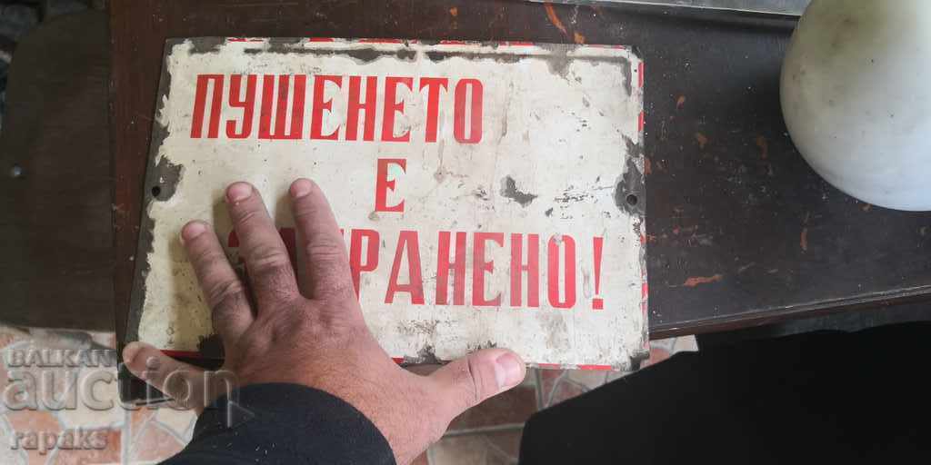 Enamel sign no smoking