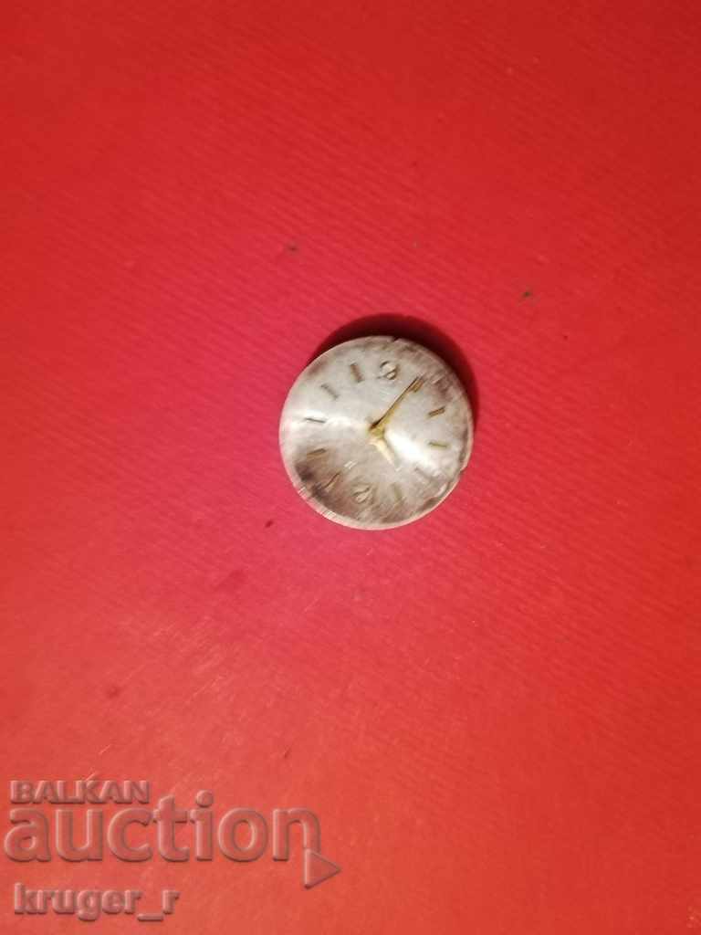 ZARYA women's watch typewriter with price 2.00 BGN | € 1.02 ZARYA women's watch typewriter with price 2.00 BGN | € 1.02