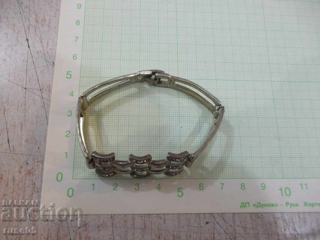 Five-sector bracelet with inlaid stones imitation jewelry with price 5.00 BGN | € 2.56 Five-sector bracelet with inlaid stones imitation jewelry with price 5.00 BGN | € 2.56