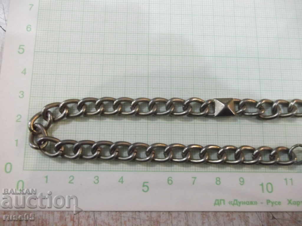 Синджир имитационна бижутерия с цена 5.00 лв. | € 2.56 Синджир имитационна бижутерия с цена 5.00 лв. | € 2.56