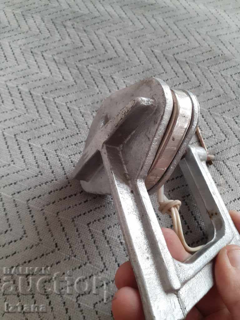 Old warm tire clamp - 6 Old warm tire clamp - 6