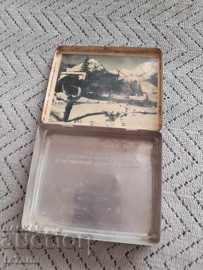 Delivery of Old box of Vysoke Tatry cigarettes Delivery of Old box of Vysoke Tatry cigarettes