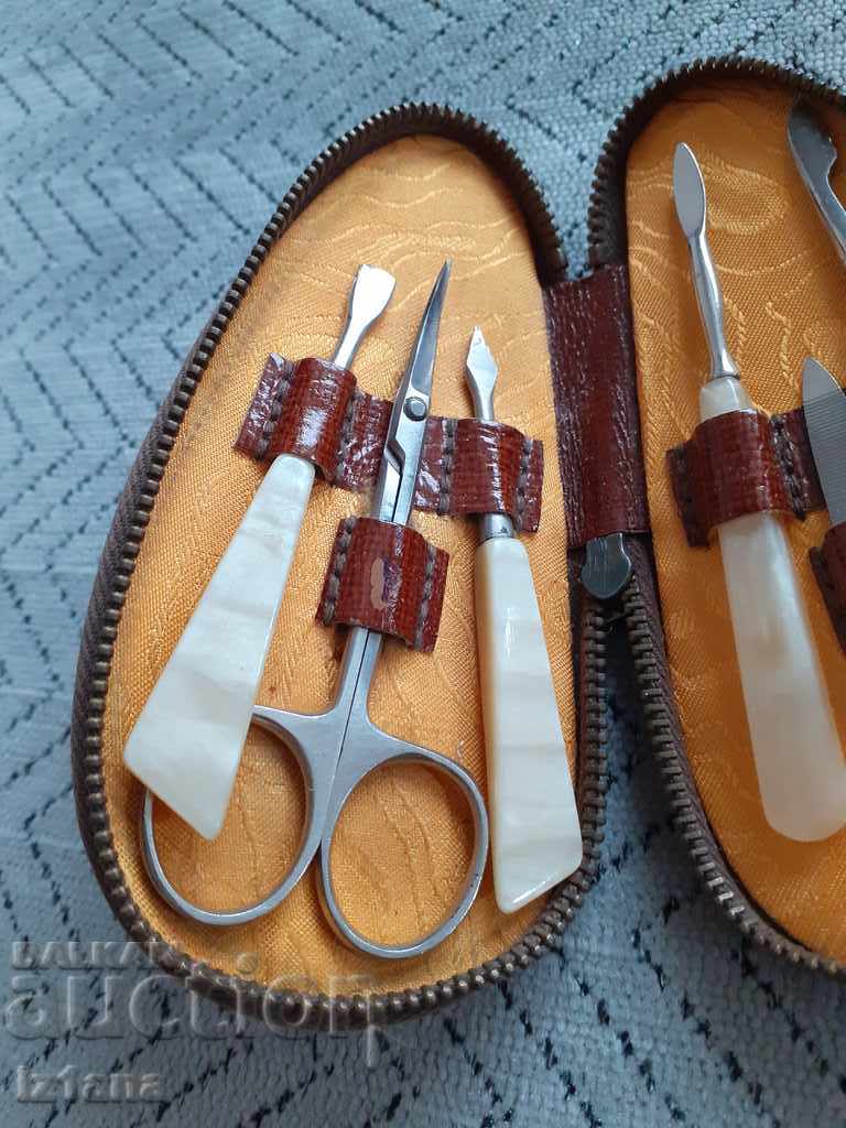 Delivery of Old ladies nurse Delivery of Old ladies nurse