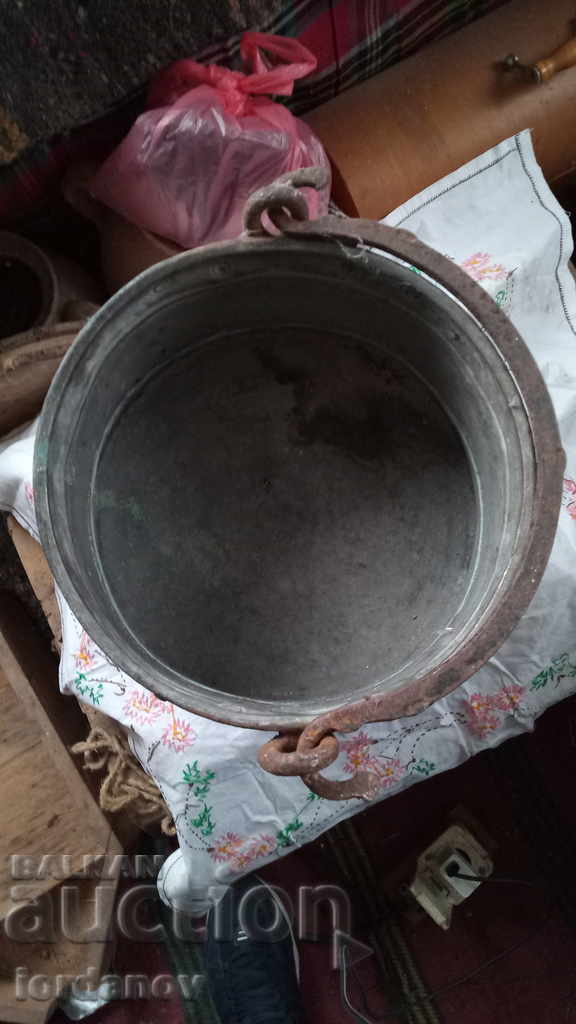 Аукцион Старо, автентично, бакърено котле. Аукцион Старо, автентично, бакърено котле.