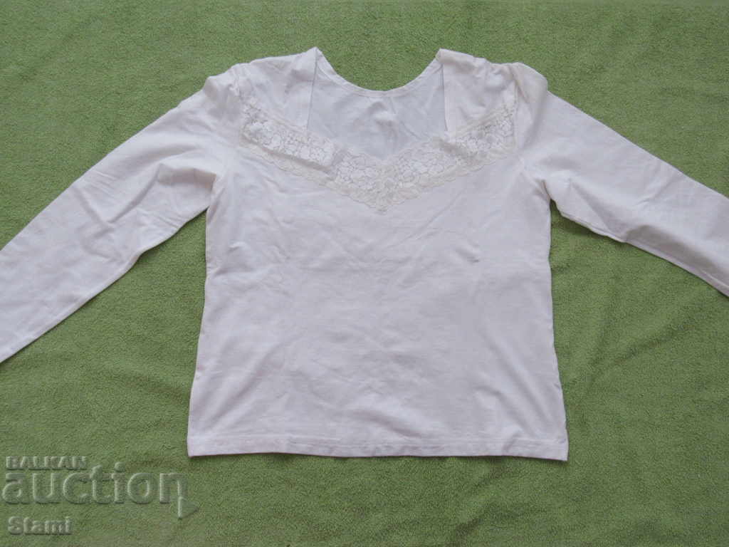 Λευκό γυναικείο κορσάζ με μακριά μανίκια, νέο, μέγεθος Μ με τιμή 12.00 BGN | € 6.14 Λευκό γυναικείο κορσάζ με μακριά μανίκια, νέο, μέγεθος Μ με τιμή 12.00 BGN | € 6.14