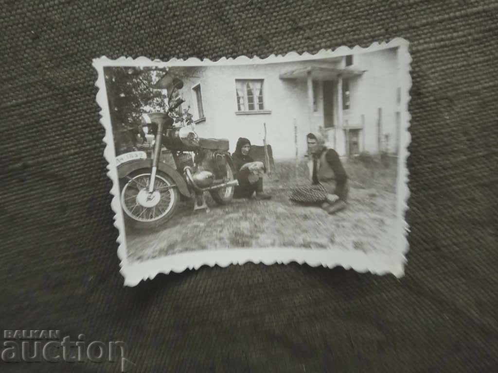 παλιά μοτοσικλέτα Lovech γυναίκες