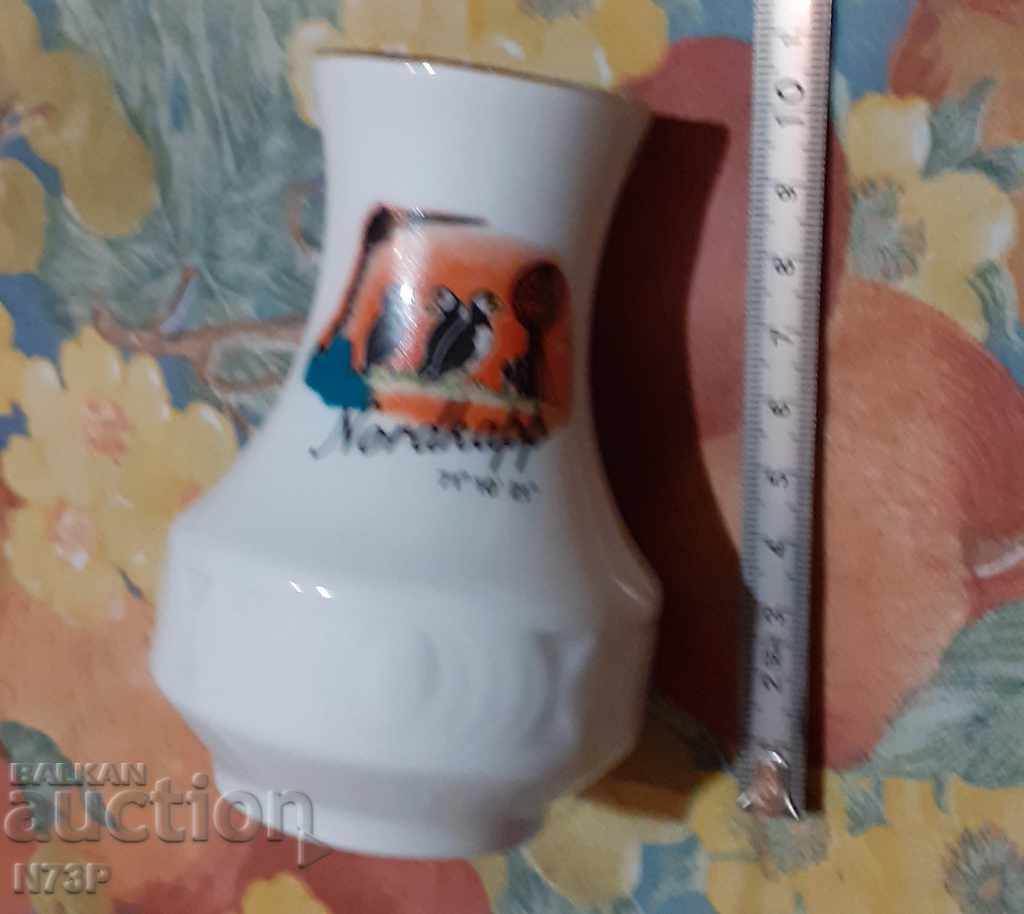 Delivery of PORCELAIN VASE. NORWAY. Delivery of PORCELAIN VASE. NORWAY.