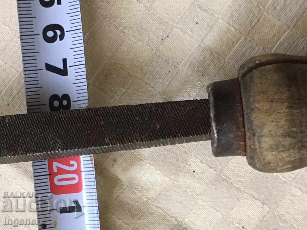 SAW AN OLD SOCIAL TOOL with price 6.00 BGN | € 3.07 SAW AN OLD SOCIAL TOOL with price 6.00 BGN | € 3.07