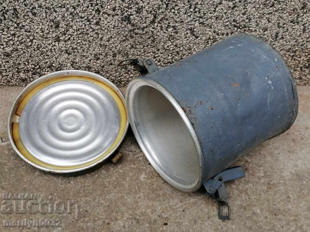 Delivery of Old cake for food cesspool Delivery of Old cake for food cesspool