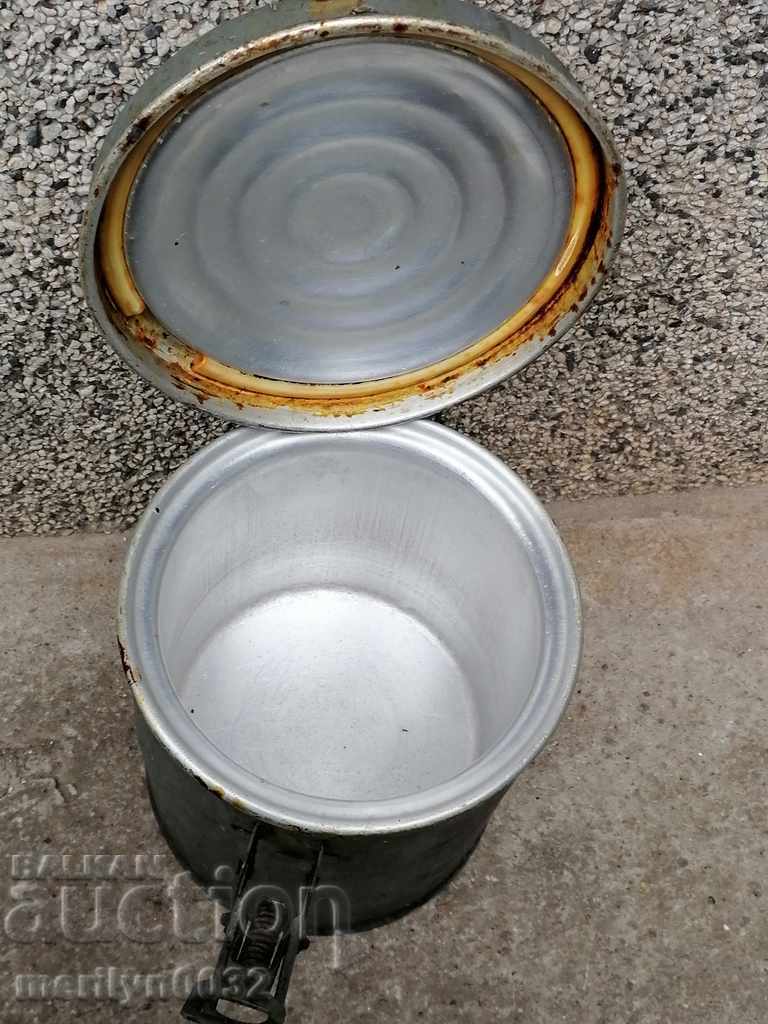 Delivery of Old cake for food cesspool Delivery of Old cake for food cesspool