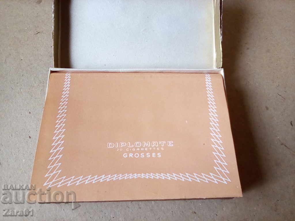 Old collectible cigarettes with price 95.00 BGN | € 48.57 Old collectible cigarettes with price 95.00 BGN | € 48.57