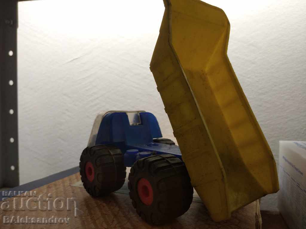 Delivery of Old truck Delivery of Old truck