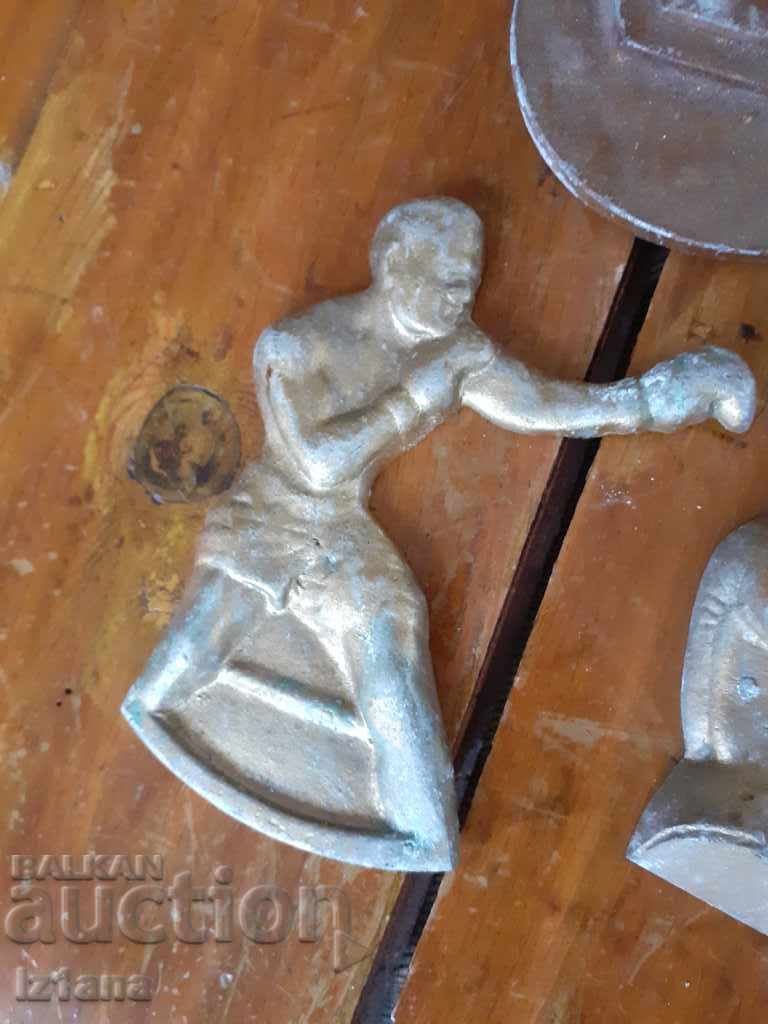 Old boxing souvenirs, boxing castings with price 70.00 BGN | € 35.79 Old boxing souvenirs, boxing castings with price 70.00 BGN | € 35.79