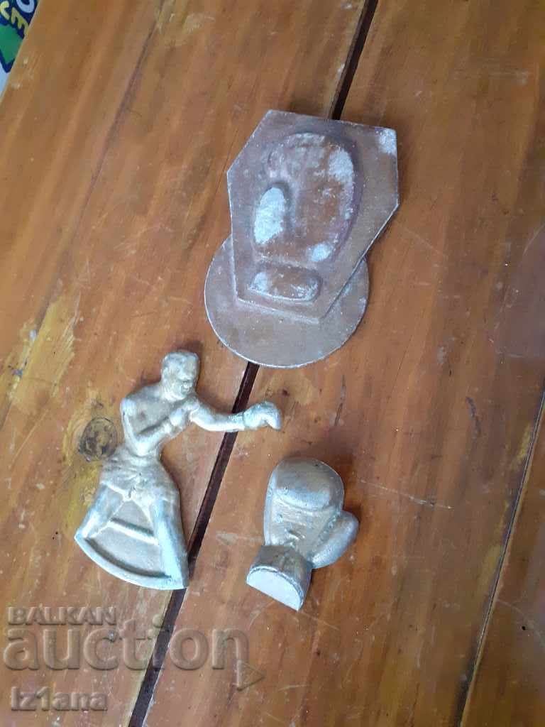Old boxing souvenirs, boxing castings