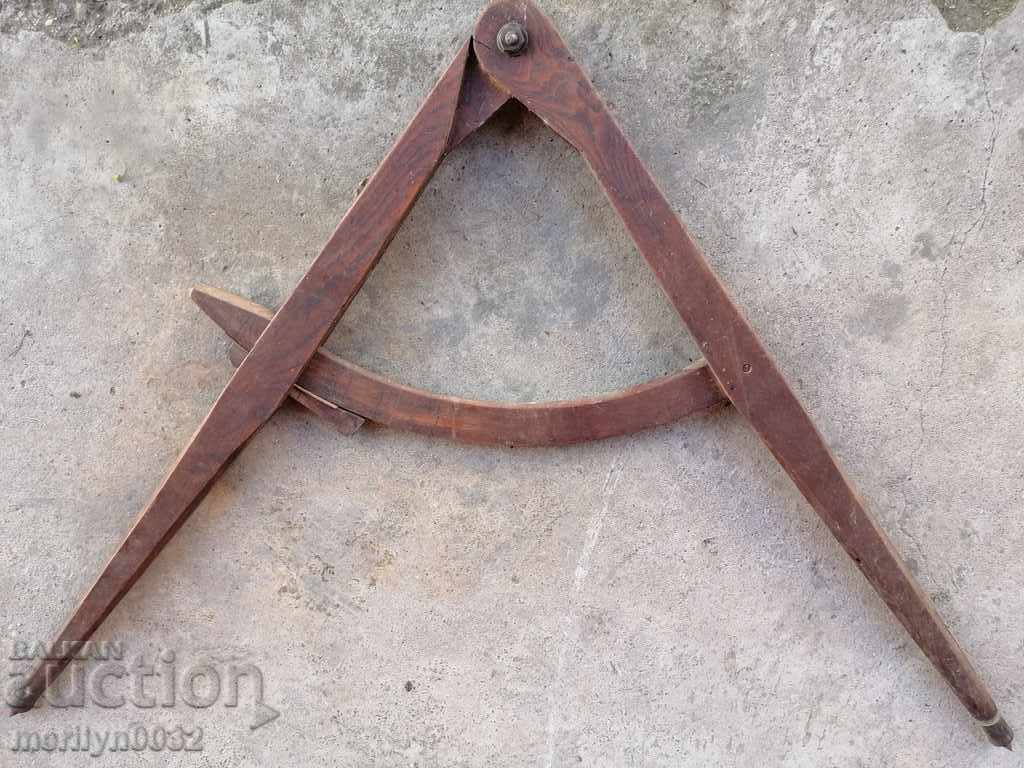 Παράδοση Μεγάλη πυξίδα για σχεδίαση του πυθμένα του εργαλείου προσγείωσης βαρελιών Παράδοση Μεγάλη πυξίδα για σχεδίαση του πυθμένα του εργαλείου προσγείωσης βαρελιών