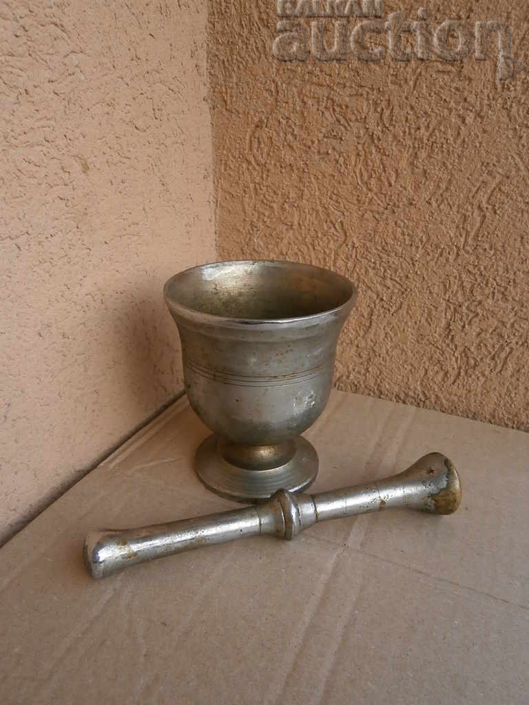 Παλιά χάλκινο γουδί με το γουδοχέρι, γουδί με τιμή 51.00 BGN | € 26.08 Παλιά χάλκινο γουδί με το γουδοχέρι, γουδί με τιμή 51.00 BGN | € 26.08