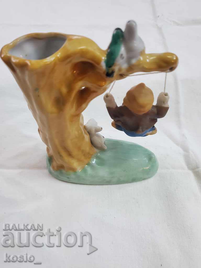 Licitație Figurină veche din porțelan Licitație Figurină veche din porțelan