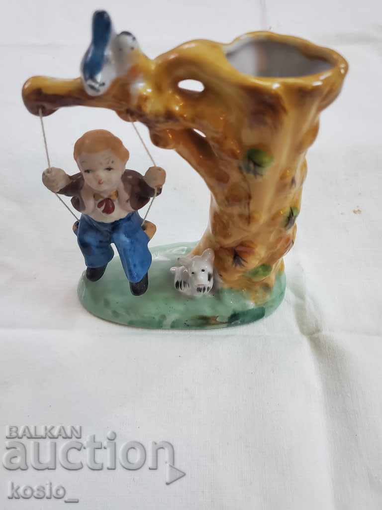 Figurină veche din porțelan Figurină veche din porțelan