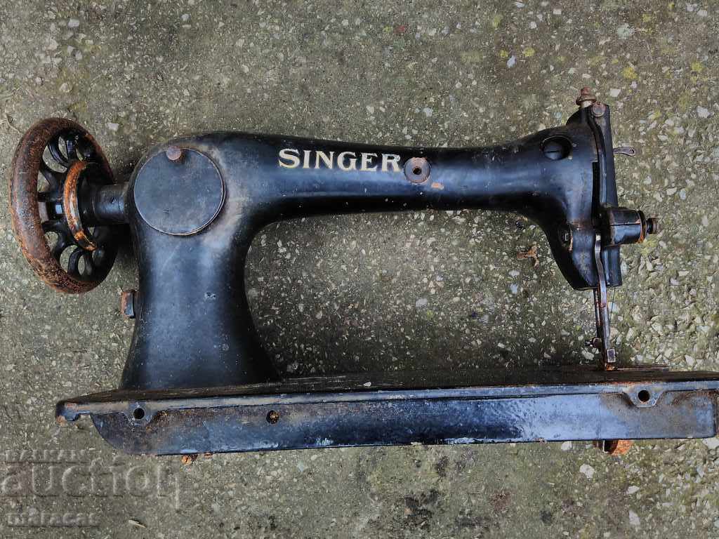 Old Singer Sewing Machines - 6 Old Singer Sewing Machines - 6