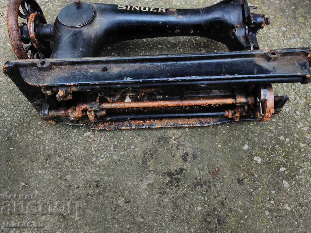 Old Singer Sewing Machines - 7 Old Singer Sewing Machines - 7