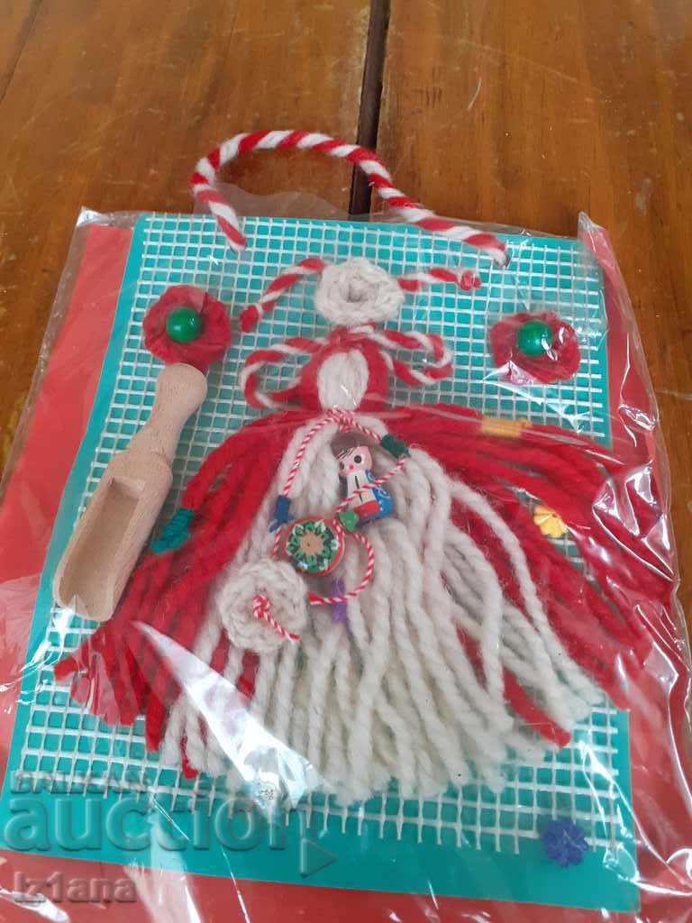 Old martenitsa with price 10.00 BGN | € 5.11 Old martenitsa with price 10.00 BGN | € 5.11