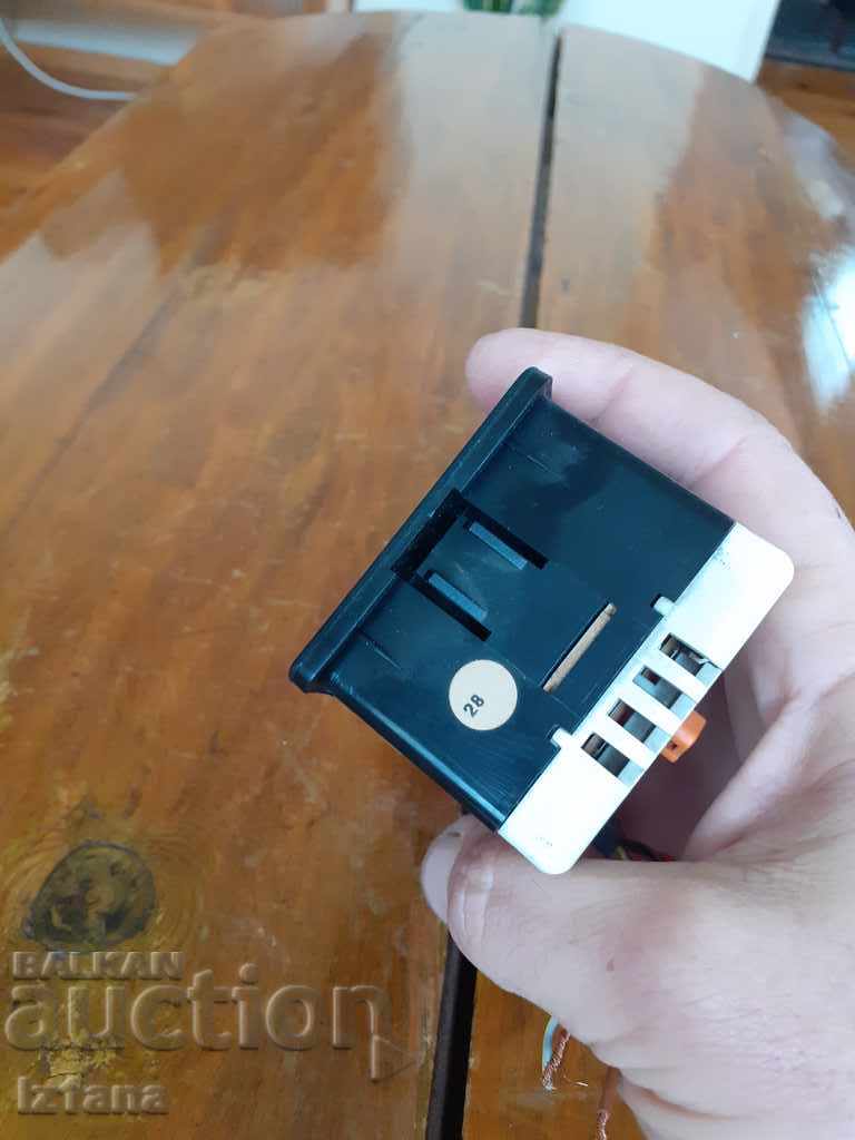 Стар часовник за Форд,Ford - 7 Стар часовник за Форд,Ford - 7