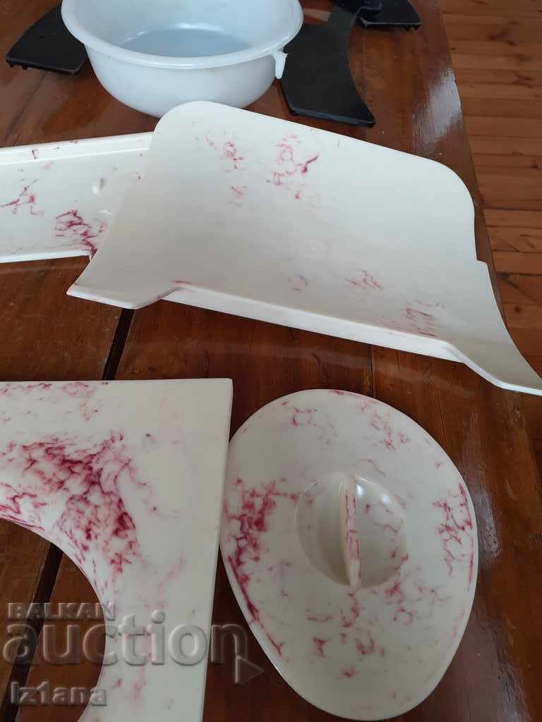 Delivery of Old high chair, pot Delivery of Old high chair, pot