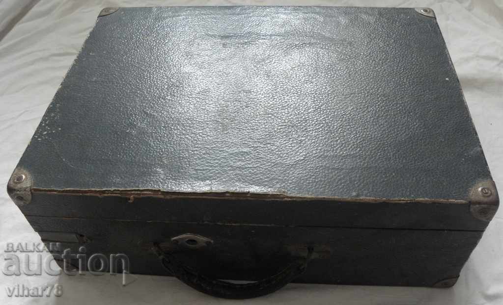 Player de colecție PHENIX cu manivelă cu preț 199.99 BGN | € 102.25