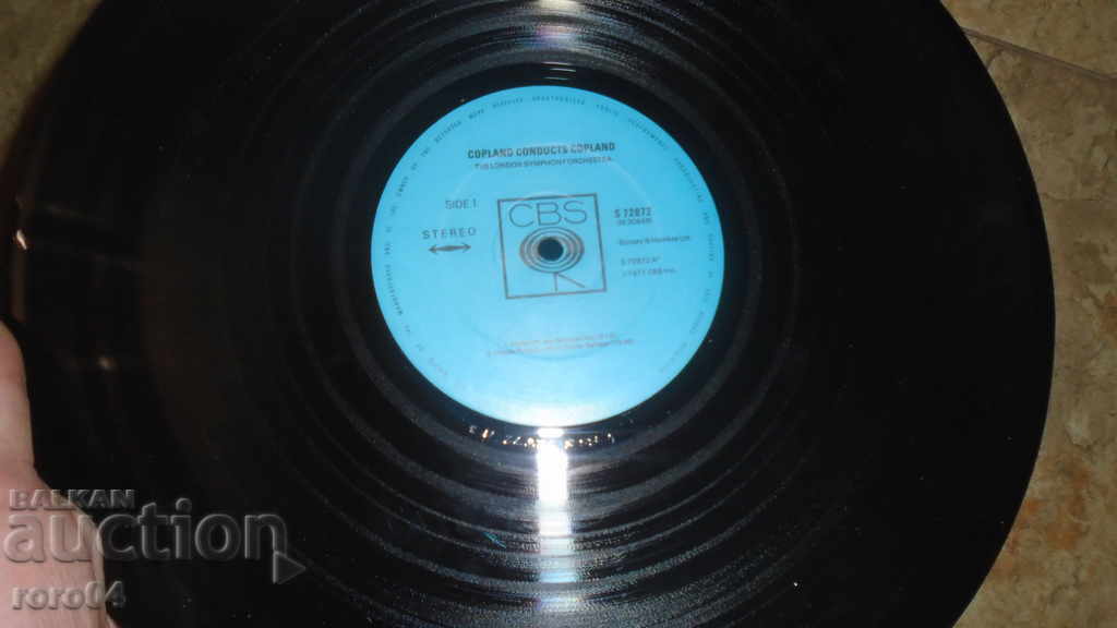 Copland conduce Copland - 7