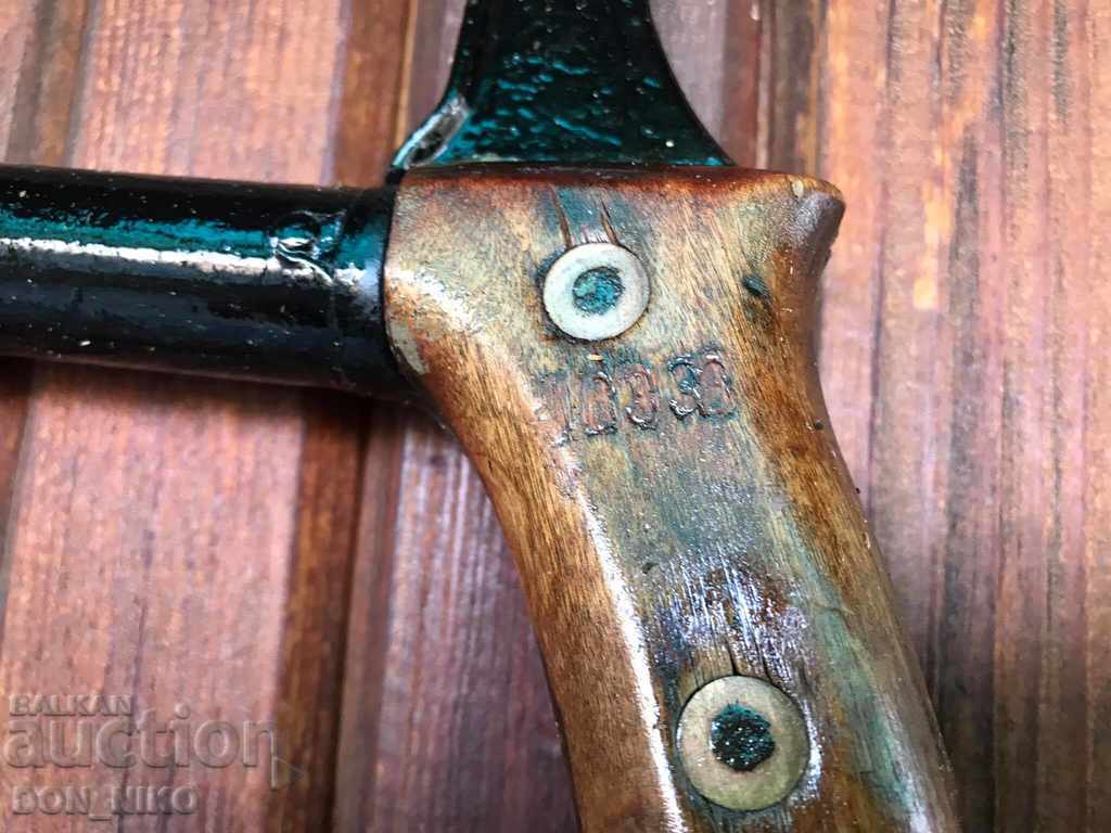 Delivery of Old hacksaw